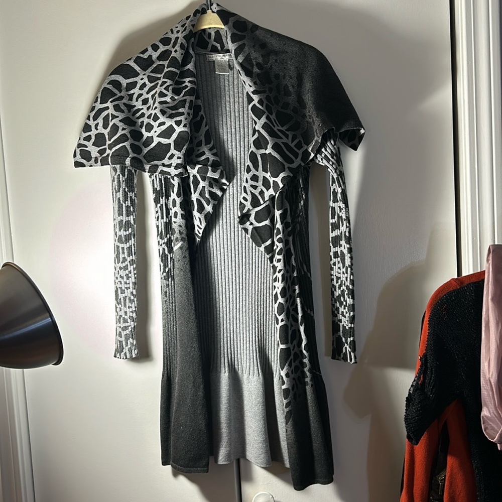 Alberto Makali Black and Gray Patterned Open Cardigan